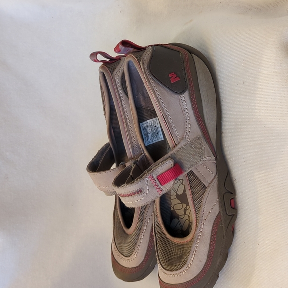 MERRELL Shoes - Picture 6 of 16